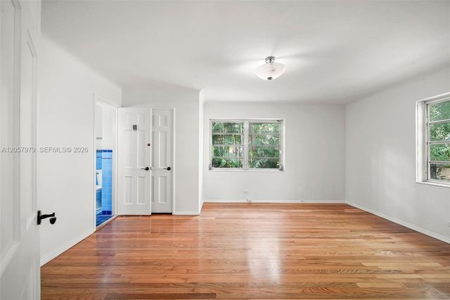 5842 Alton Rd, Miami Beach, FL 33140
