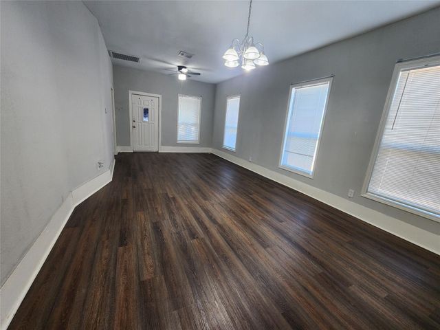 506 9th Street, Hempstead, TX 77445