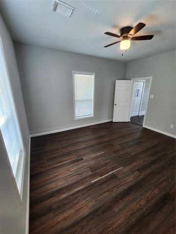 506 9th Street, Hempstead, TX 77445