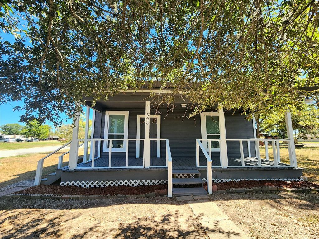 506 9th Street, Hempstead, TX 77445