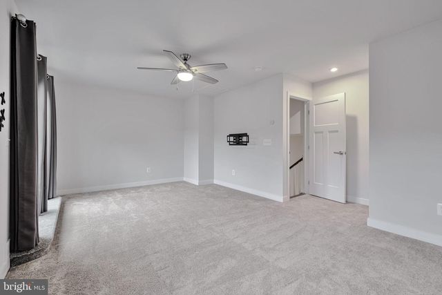7849 FRANCIS DICKENS LN, Annandale, VA 22003