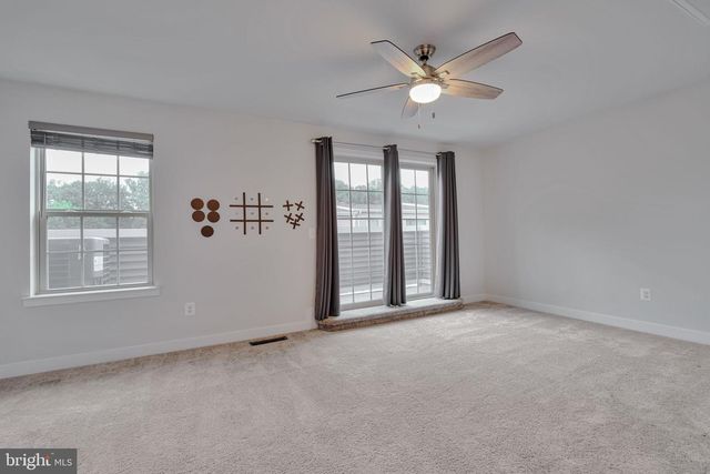 7849 FRANCIS DICKENS LN, Annandale, VA 22003