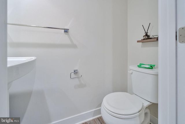 7849 FRANCIS DICKENS LN, Annandale, VA 22003