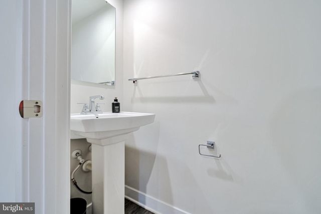 7849 FRANCIS DICKENS LN, Annandale, VA 22003