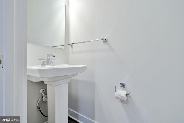 7849 FRANCIS DICKENS LN, Annandale, VA 22003