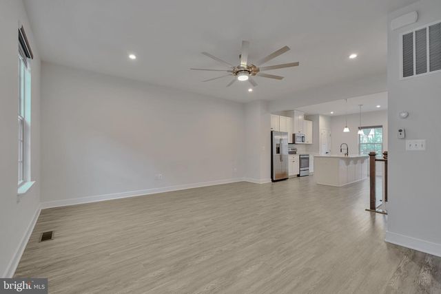 7849 FRANCIS DICKENS LN, Annandale, VA 22003