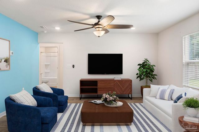 10609 Queens Gate Cir, Pensacola, FL 32506