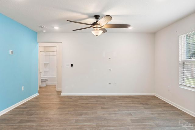 10609 Queens Gate Cir, Pensacola, FL 32506