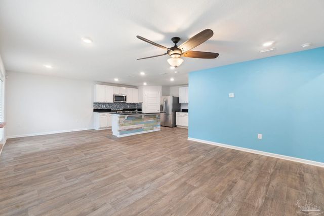 10609 Queens Gate Cir, Pensacola, FL 32506