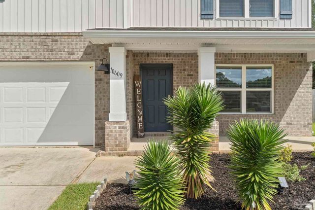 10609 Queens Gate Cir, Pensacola, FL 32506