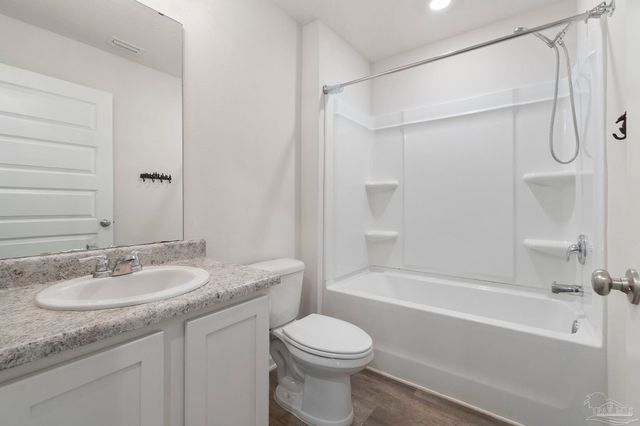 10609 Queens Gate Cir, Pensacola, FL 32506