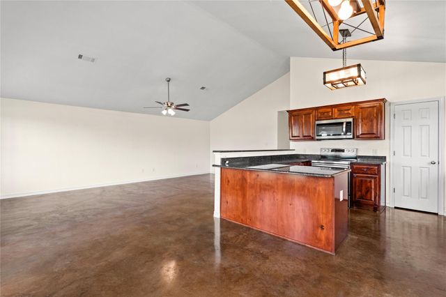 1325 County Road 269, Oglesby, TX 76561
