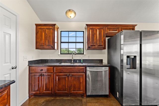 1325 County Road 269, Oglesby, TX 76561