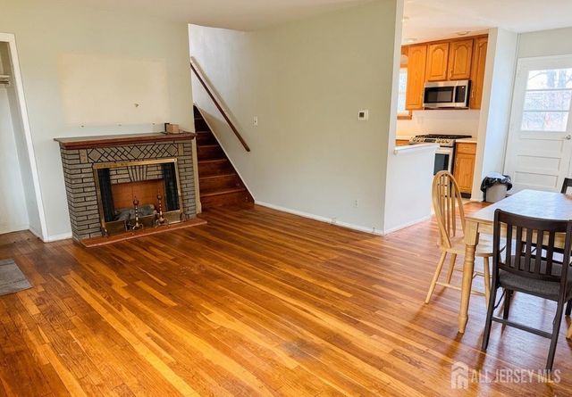 8 Finley Road, Edison, NJ 08817