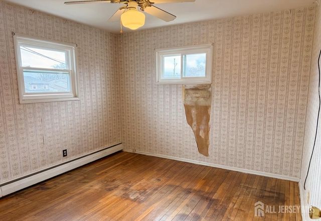 8 Finley Road, Edison, NJ 08817