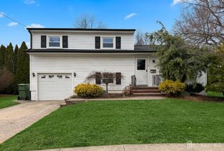 8 Finley Road, Edison, NJ 08817