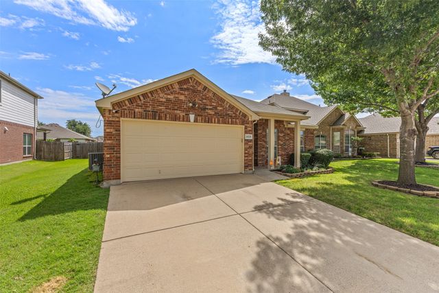 5824 Twilight Drive, Grand Prairie, TX 75052