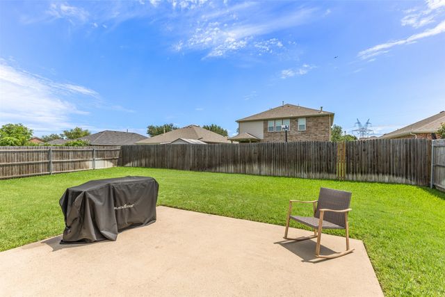 5824 Twilight Drive, Grand Prairie, TX 75052