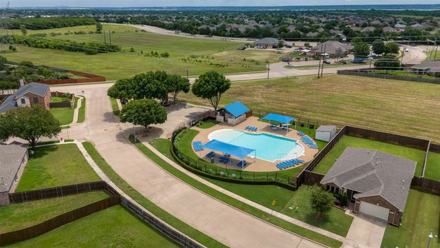 5824 Twilight Drive, Grand Prairie, TX 75052