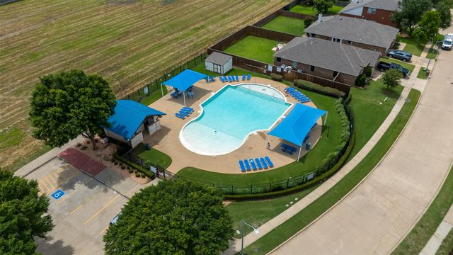 5824 Twilight Drive, Grand Prairie, TX 75052
