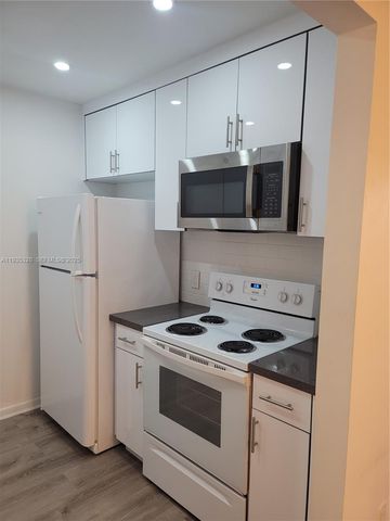 151 SW 134th Way 312N, Pembroke Pines, FL 33027