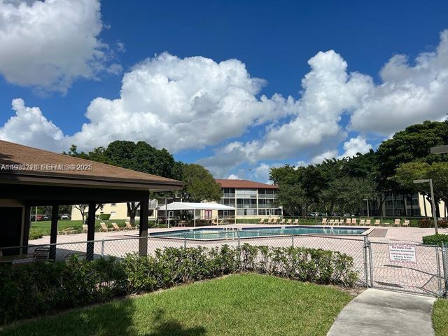 151 SW 134th Way 312N, Pembroke Pines, FL 33027