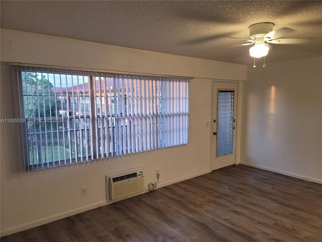 151 SW 134th Way 312N, Pembroke Pines, FL 33027