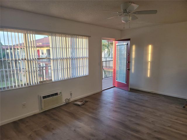 151 SW 134th Way 312N, Pembroke Pines, FL 33027