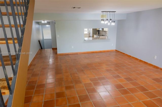 10000 NW 9th St Cir 21, Miami, FL 33172