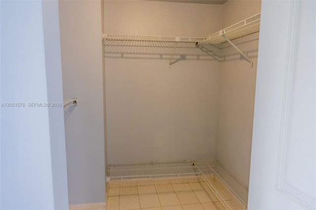 10000 NW 9th St Cir 21, Miami, FL 33172