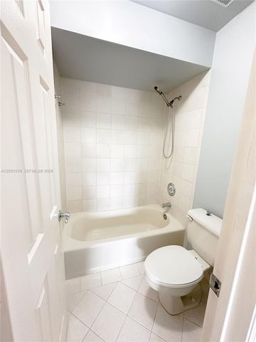 10000 NW 9th St Cir 21, Miami, FL 33172