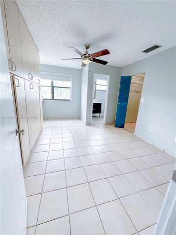 10000 NW 9th St Cir 21, Miami, FL 33172