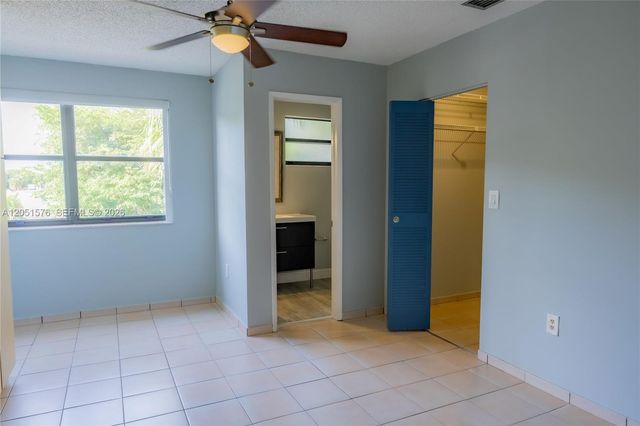 10000 NW 9th St Cir 21, Miami, FL 33172