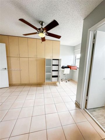 10000 NW 9th St Cir 21, Miami, FL 33172