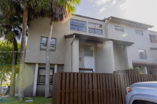 10000 NW 9th St Cir 21, Miami, FL 33172