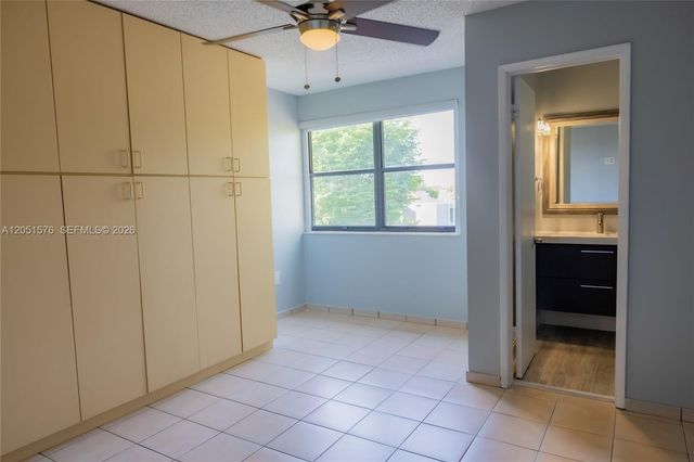 10000 NW 9th St Cir 21, Miami, FL 33172