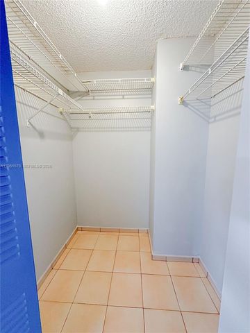 10000 NW 9th St Cir 21, Miami, FL 33172