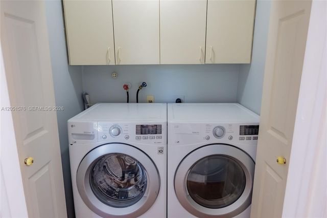 10000 NW 9th St Cir 21, Miami, FL 33172