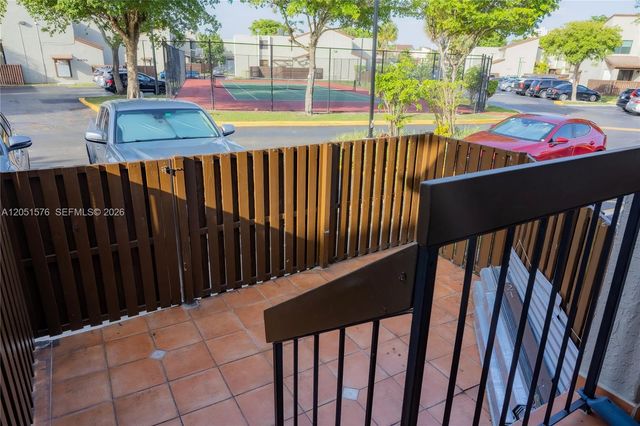 10000 NW 9th St Cir 21, Miami, FL 33172