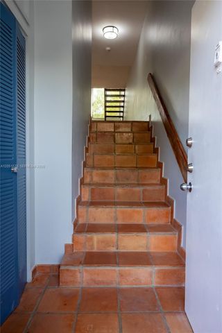 10000 NW 9th St Cir 21, Miami, FL 33172