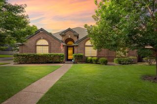 1617 Oak Creek Drive, Hurst, TX 76054