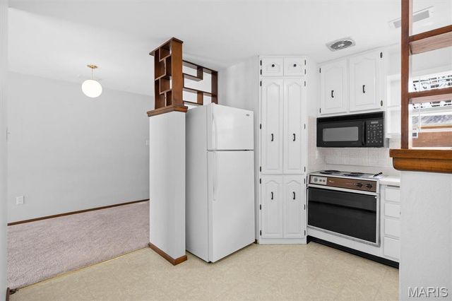 628 Roanoke Drive, Edwardsville, IL 62025