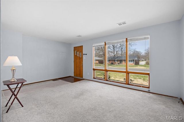 628 Roanoke Drive, Edwardsville, IL 62025