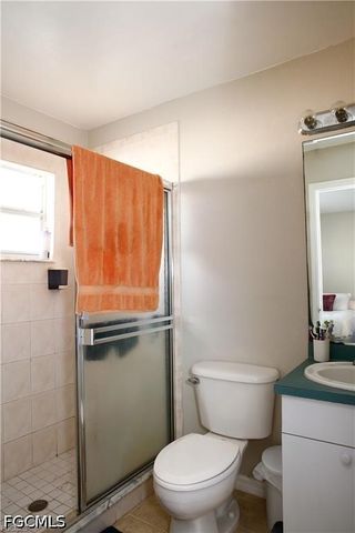 1809 SW Santa Barbara PL, Cape Coral, FL 33991
