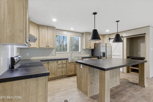 191 Pinecrest Drive, Loudon, TN 37774