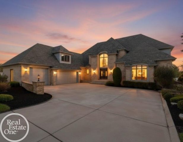 770 N Riverside Street, St Clair, MI 48079