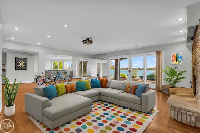 770 N Riverside Street, St Clair, MI 48079