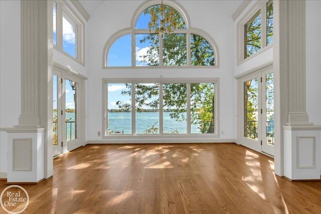 770 N Riverside Street, St Clair, MI 48079