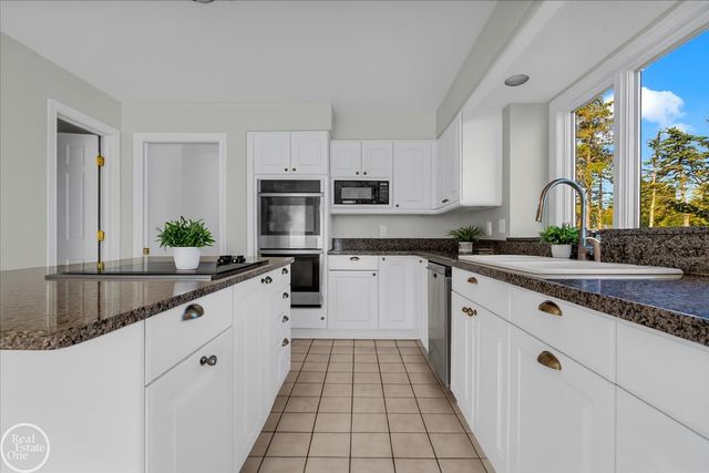 770 N Riverside Street, St Clair, MI 48079