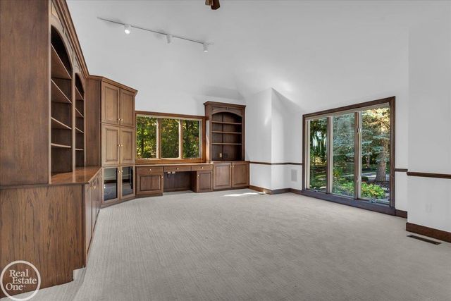 770 N Riverside Street, St Clair, MI 48079